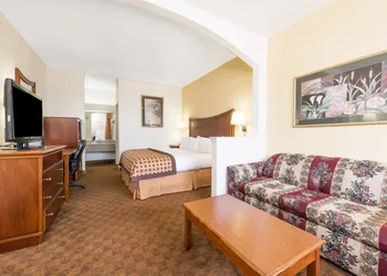 Americas Best Value Inn & Suites Ft. Worth S hotel thumbnail 3