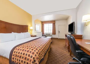 Americas Best Value Inn & Suites Ft. Worth S hotel thumbnail 7