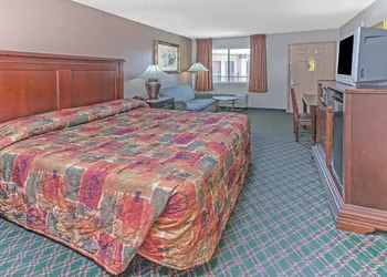 Knights Inn Forest Hill hotel thumbnail 6