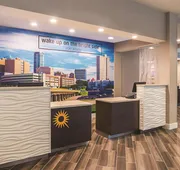 La Quinta Inn & Suites by Wyndham Fort Worth City View hotel detail image 3