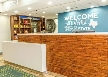 Hampton Inn & Suites Fort Worth-West-I-30 hotel thumbnail 3