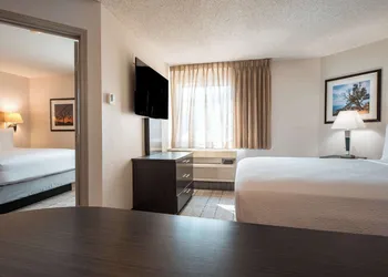 Sonesta Simply Suites Fort Worth hotel thumbnail 4