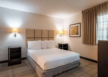 Sonesta Simply Suites Fort Worth hotel thumbnail 6