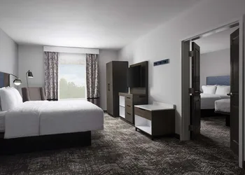 Hampton Inn & Suites Dallas-DFW ARPT W-SH 183 Hurst hotel thumbnail 8