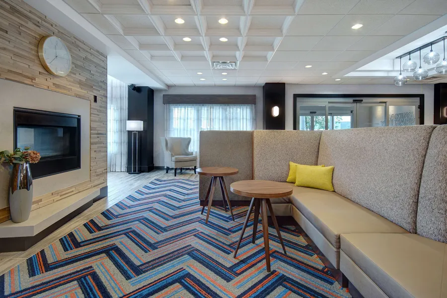 Hampton Inn & Suites Yonkers hotel detail image 2