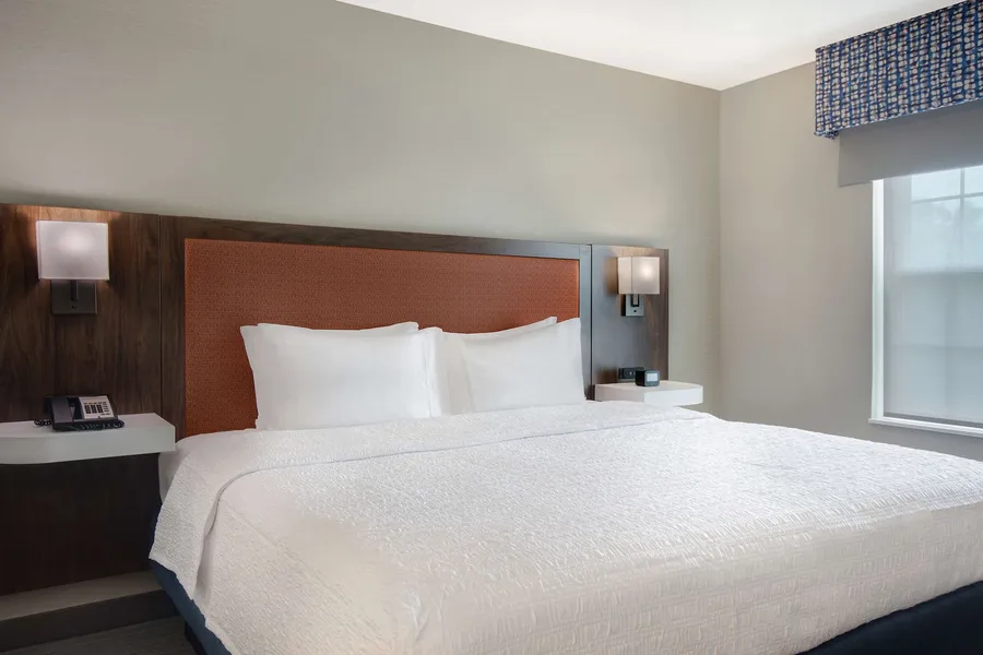 Hampton Inn & Suites Yonkers hotel detail image 6