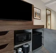 Hampton Inn & Suites Yonkers hotel detail image 7