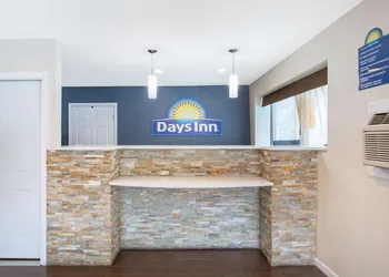 Days Inn by Wyndham Elmsford / White Plains hotel thumbnail 2