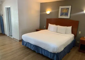 Days Inn by Wyndham Elmsford / White Plains hotel thumbnail 5