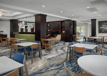 Fairfield by Marriott Inn & Suites Tacoma Puyallup hotel thumbnail 3