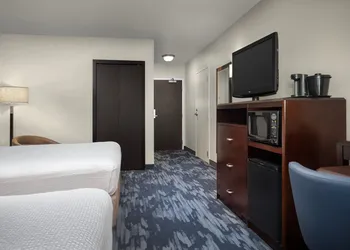 Fairfield by Marriott Inn & Suites Tacoma Puyallup hotel thumbnail 5
