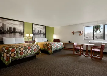 Super 8 by Wyndham Richmond/Chamberlayne Rd hotel thumbnail 5