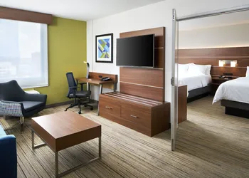 Holiday Inn Express Richmond Downtown by IHG hotel thumbnail 3