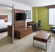 Holiday Inn Express Richmond Downtown by IHG hotel detail image 7