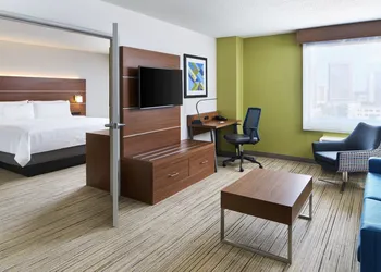 Holiday Inn Express Richmond Downtown by IHG hotel thumbnail 7