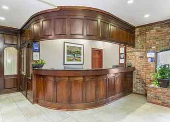 Best Western Plus Governor's Inn hotel thumbnail 3