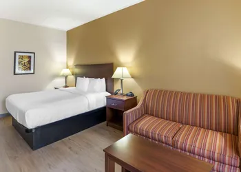Best Western Plus Governor's Inn hotel thumbnail 6