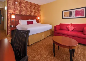 Courtyard by Marriott Richmond West hotel thumbnail 6