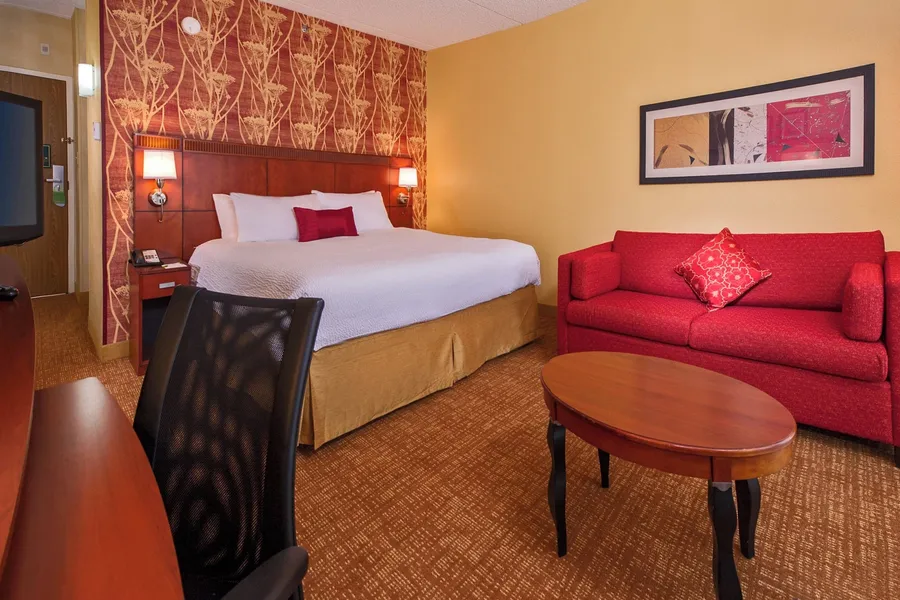 Courtyard by Marriott Richmond West hotel detail image 6