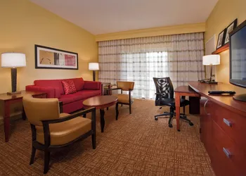 Courtyard by Marriott Richmond West hotel thumbnail 7