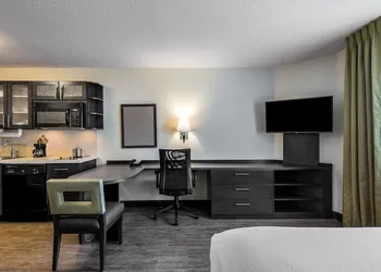 Candlewood Suites Glen Allen-Short Pump by IHG hotel thumbnail 3