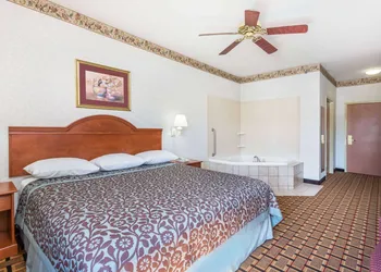 Days Inn by Wyndham Glen Allen/Richmond North hotel thumbnail 4