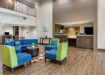 Comfort Suites South Park hotel thumbnail 2