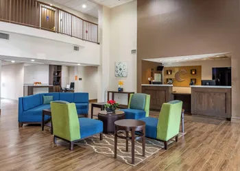 Comfort Suites South Park hotel thumbnail 4