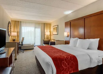 Comfort Suites South Park hotel thumbnail 7