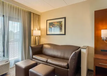 Comfort Suites South Park hotel thumbnail 8