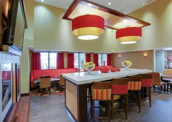 Hampton Inn by Hilton Chester South hotel thumbnail 2