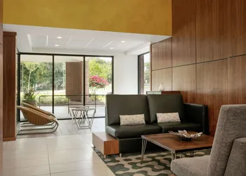 Embassy Suites by Hilton Richmond hotel thumbnail 7