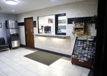 Super 8 by Wyndham Richmond Airport VA hotel thumbnail 2