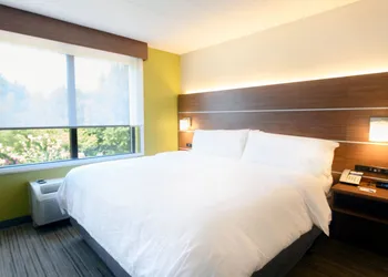 Holiday Inn Express Richmond Airport by IHG hotel thumbnail 7