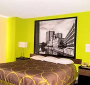 Super 8 by Wyndham Richmond/Broad Street hotel detail image 5