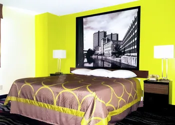 Super 8 by Wyndham Richmond/Broad Street hotel thumbnail 7