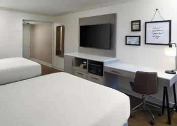 Four Points by Sheraton Richmond Airport hotel thumbnail 5
