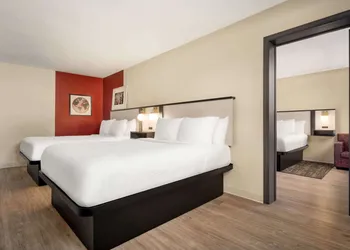 Ramada by Wyndham Allentown/Bethlehem hotel thumbnail 6