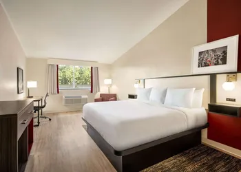 Ramada by Wyndham Allentown/Bethlehem hotel thumbnail 7