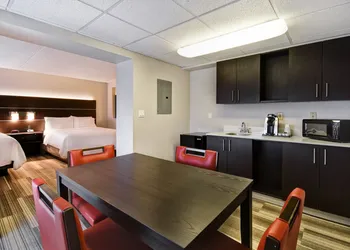 Holiday Inn Express & Suites Allentown-Dorney Park Area by IHG hotel thumbnail 5