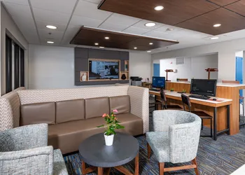 Holiday Inn Express Newport North - Middletown by IHG hotel thumbnail 2