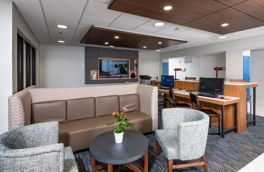 Holiday Inn Express Newport North - Middletown by IHG hotel detail image 2