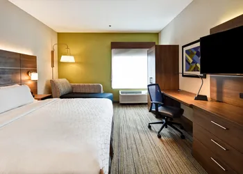 Holiday Inn Express Newport North - Middletown by IHG hotel thumbnail 6