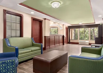 Super 8 by Wyndham West Greenwich/Providence hotel thumbnail 2