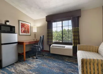Super 8 by Wyndham West Greenwich/Providence hotel thumbnail 7