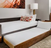Springhill Suites by Marriott Warwick hotel detail image 7