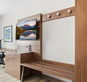 Holiday Inn Express & Suites Bethlehem Arpt-Allentown Area hotel detail image 7