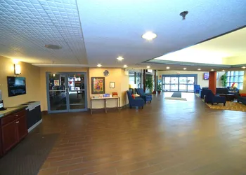 Comfort Suites Bethlehem Near Lehigh University and LVI Airport hotel thumbnail 2
