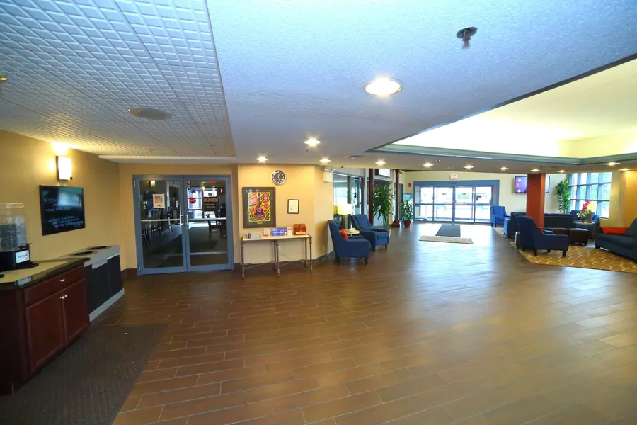 Comfort Suites Bethlehem Near Lehigh University and LVI Airport hotel detail image 2