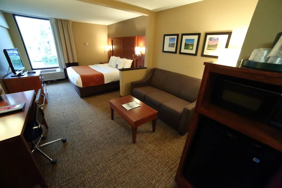 Comfort Suites Bethlehem Near Lehigh University and LVI Airport hotel detail image 6